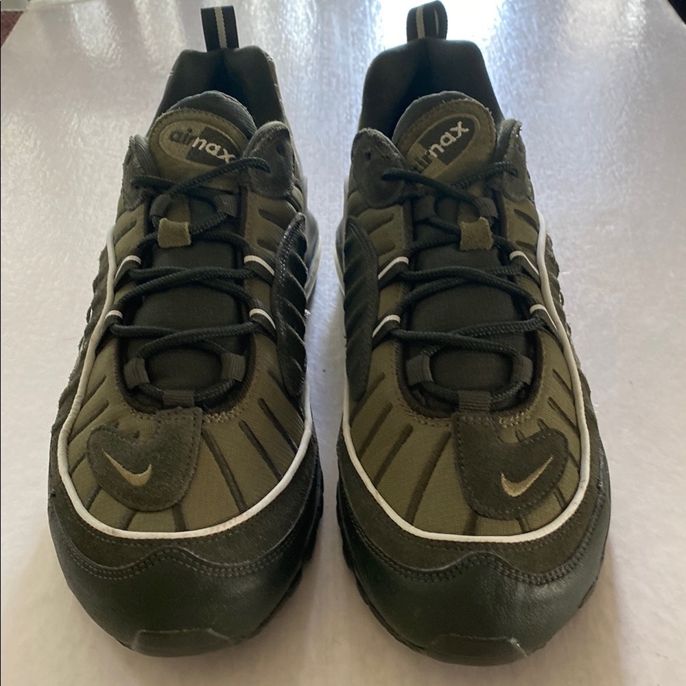 Nike AirMax 98 Sequoia/Medium Olive /Pure Platinum Colorway 640744-300 Sz 10.5